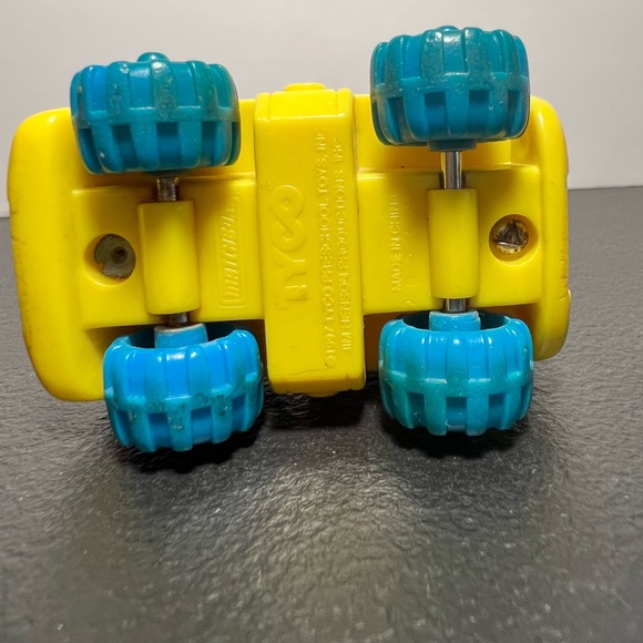 TYCO Matchbox Sesame Street Racing Elmo Cookie Monster Toy Car - Picture 2 of 7